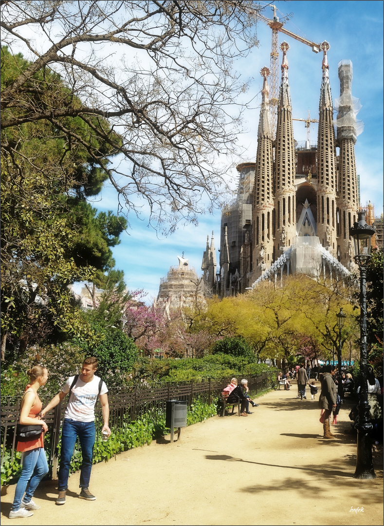 Plaça de la Sagrada FamíliaPerfect Day Foto & Bild fotos, park, people Bilder auf
