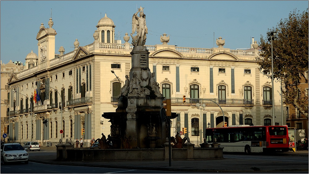 .. Plaça Pla de Palau.) ..