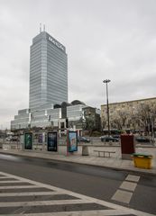 Plac Bankowy - MetLife Ubezpieczenia (former Peugeot Tower)