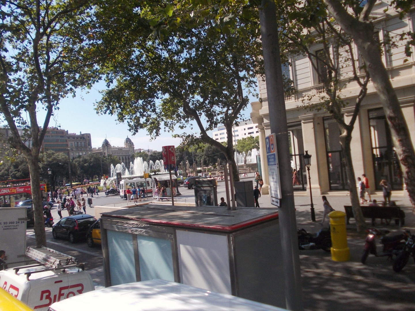 Placa Catalunya à Barcelone . Espagne