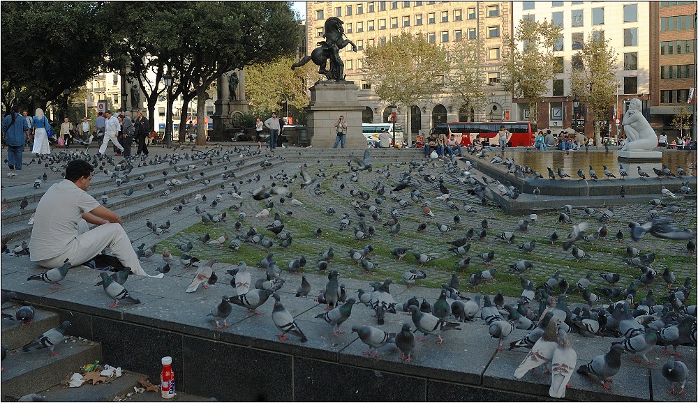 ... Placa Catalunya ... Barcelona ...