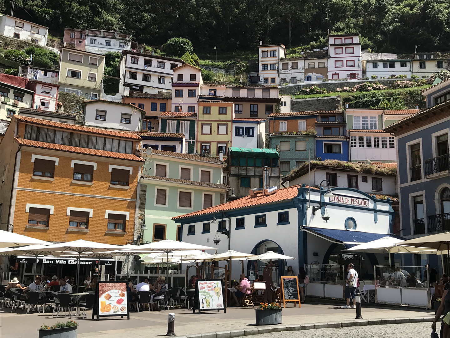 place centrale de Cudillero