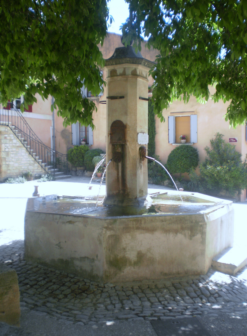 PLACE D L EGLISE, COMMUNE DE FLASSAN