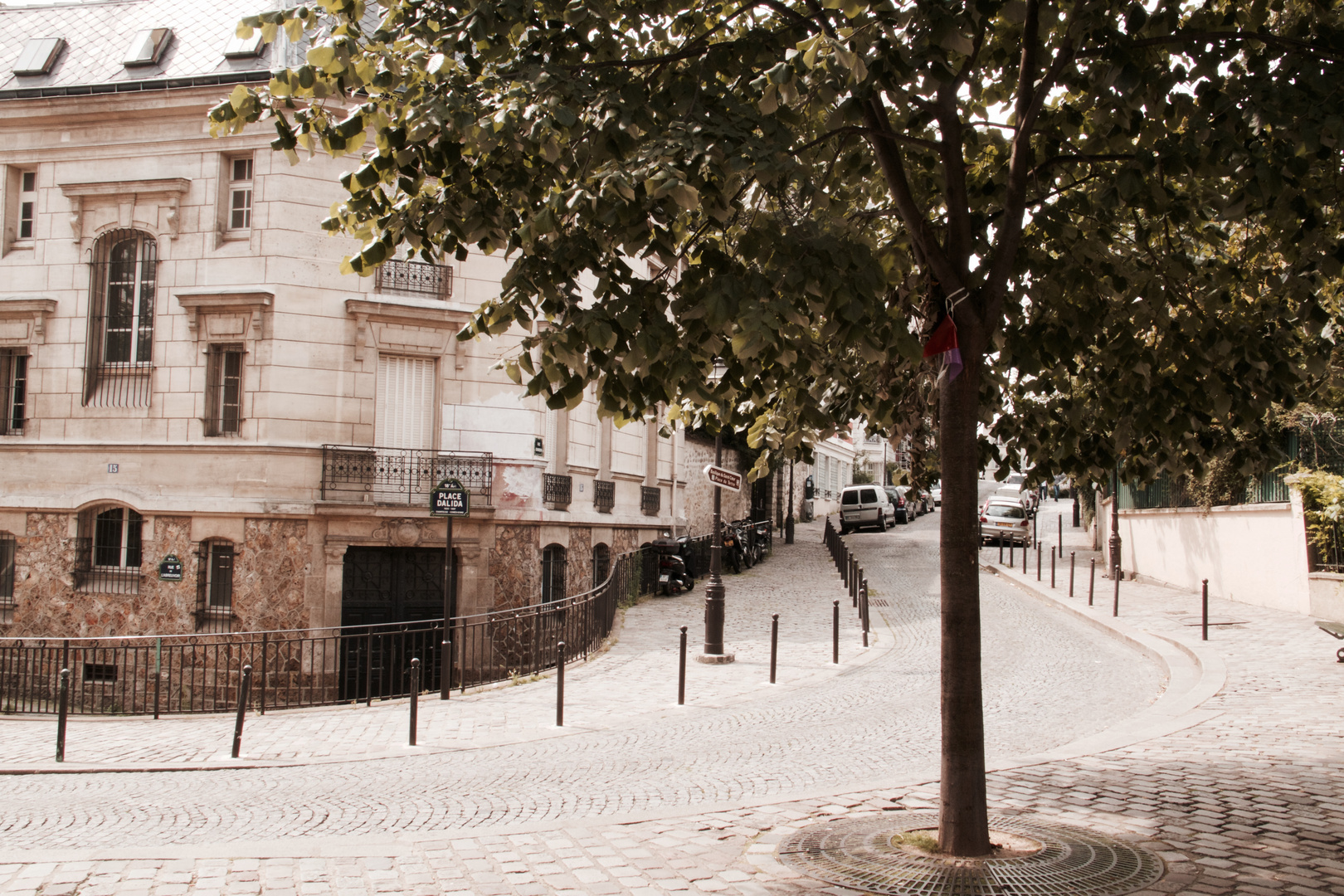 Place Dalida Paris, 18eme Arrondissement