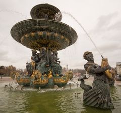 Place De La Concorde - Fontaine des Mers - 06