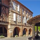 Place de la Halle aux grains  --  Auvillar