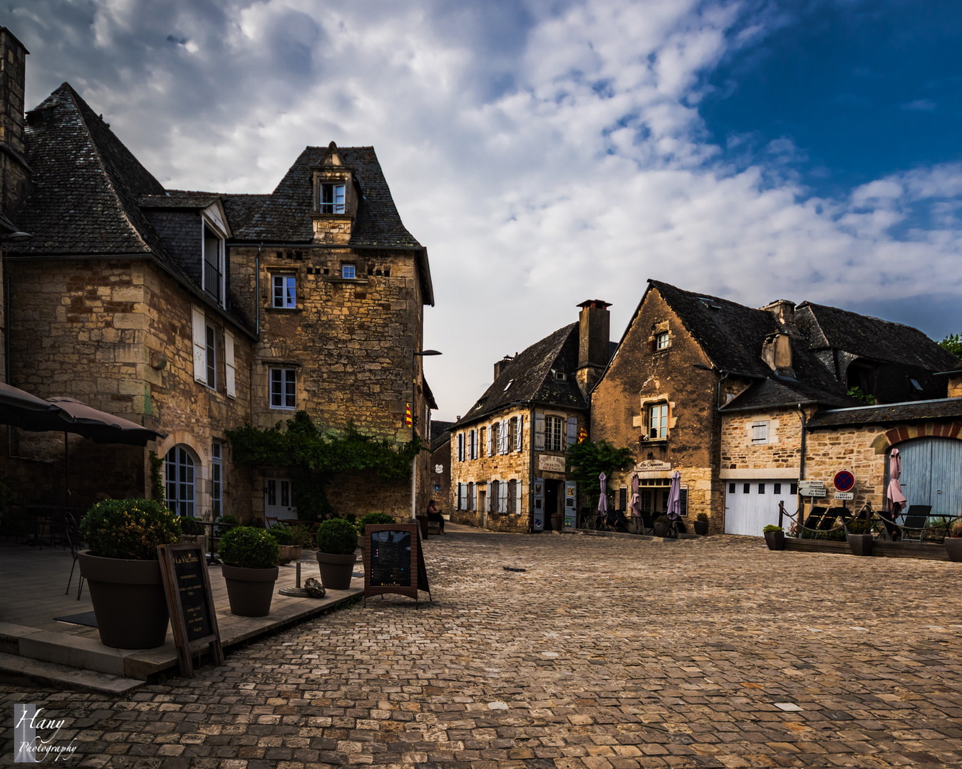 Place de la Halle, Turenne