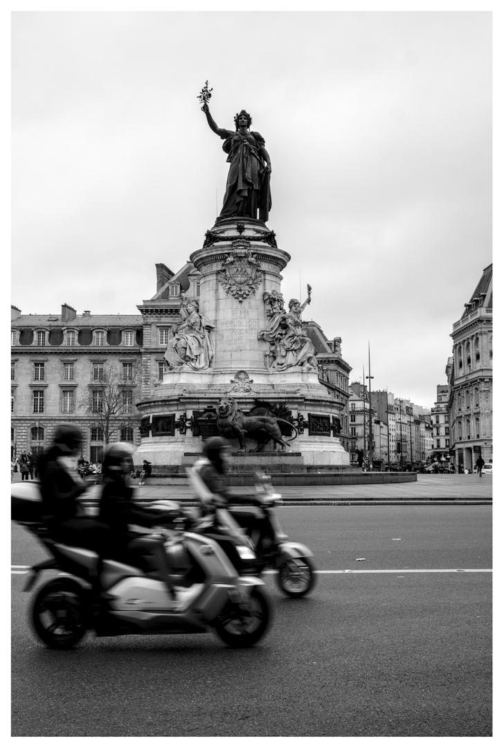 Place de la République 