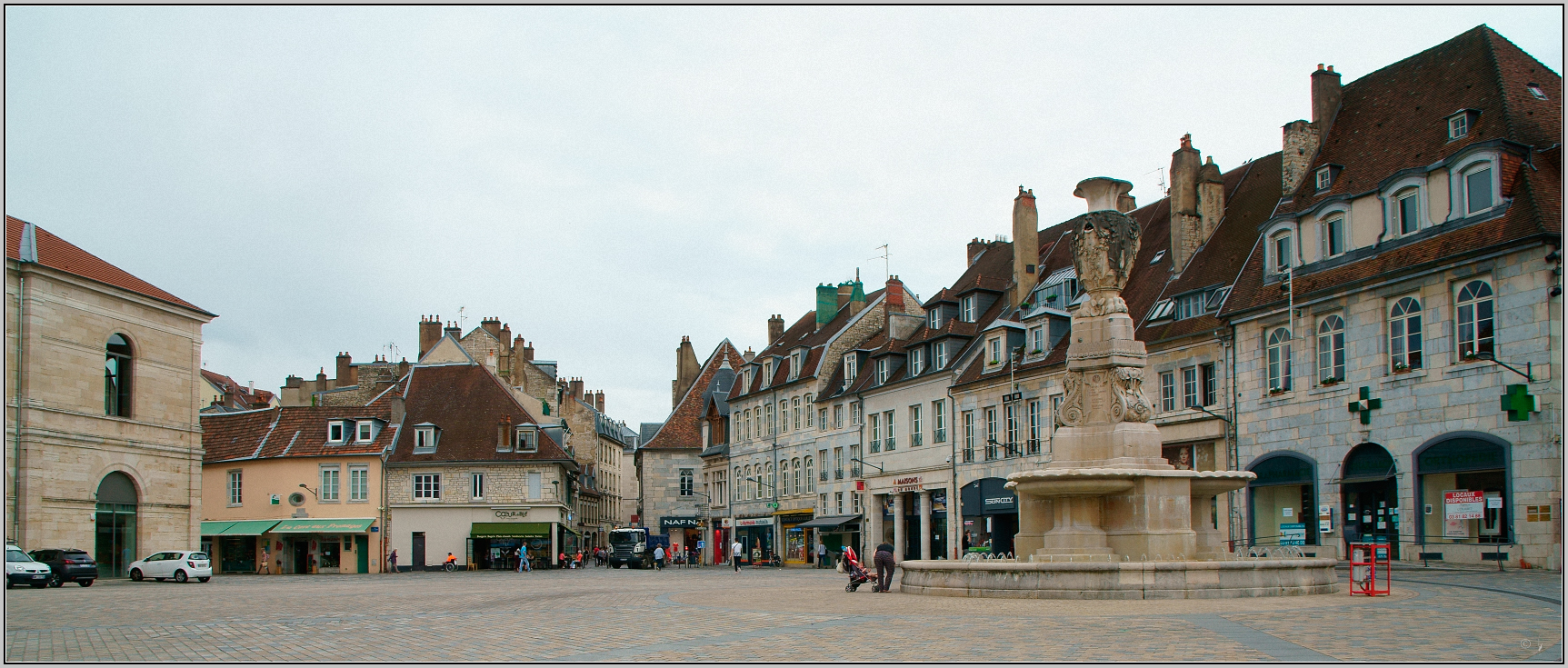 Place-de-la-Révolution...