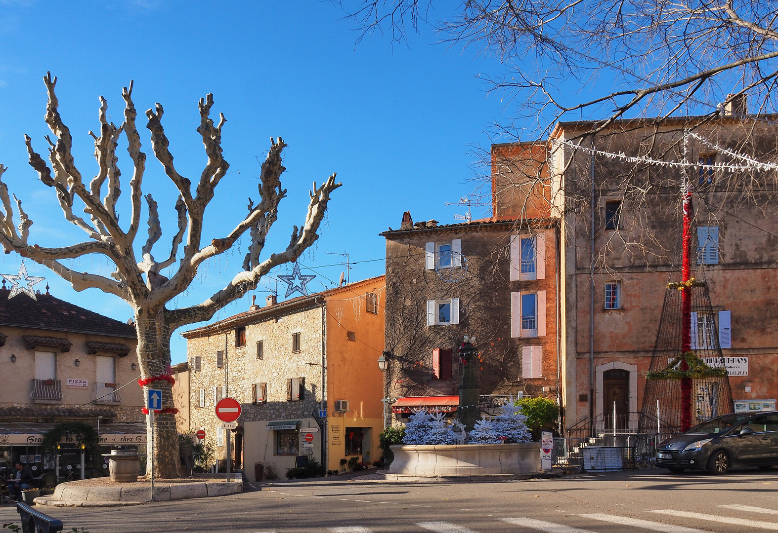 Place de la Tour