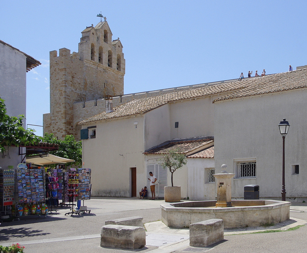 Place de l'église, Les Saintes Maries de la Mer