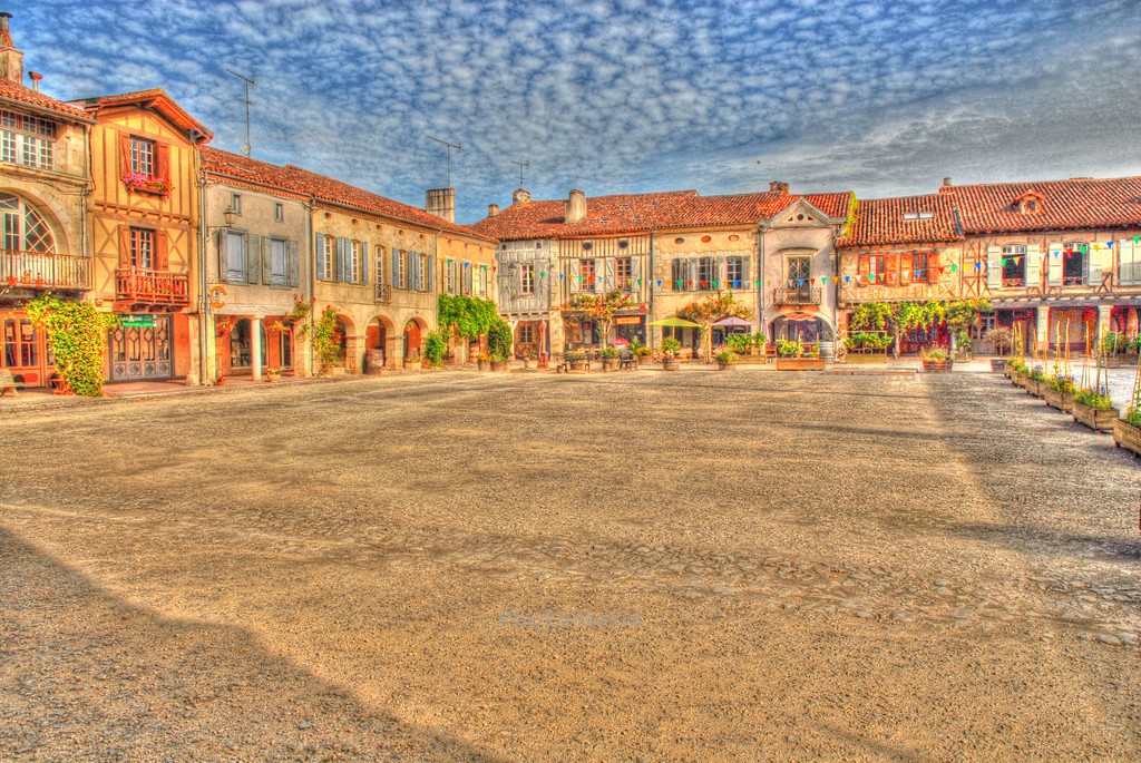 Place de Village en HDR