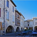 Place des Cornières à Lauzerte  --  Tarn-et-Garonne