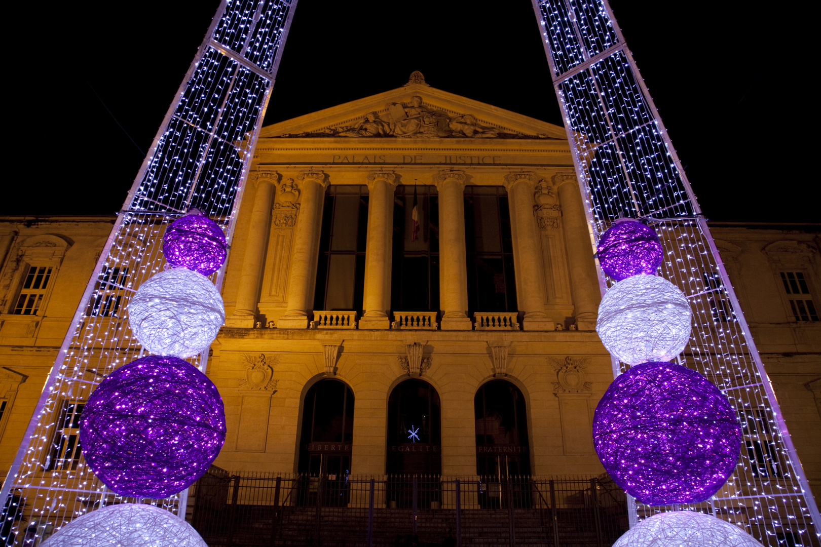 Place du Palais de Justice de Nice a Noel