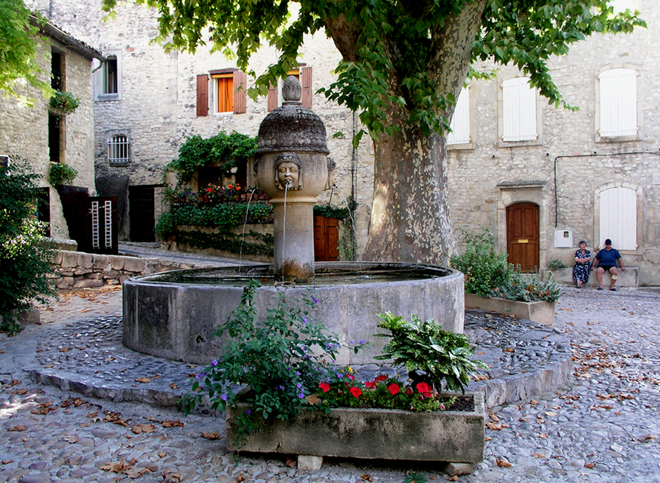 Place du Poids in Vaison-la-Romaine