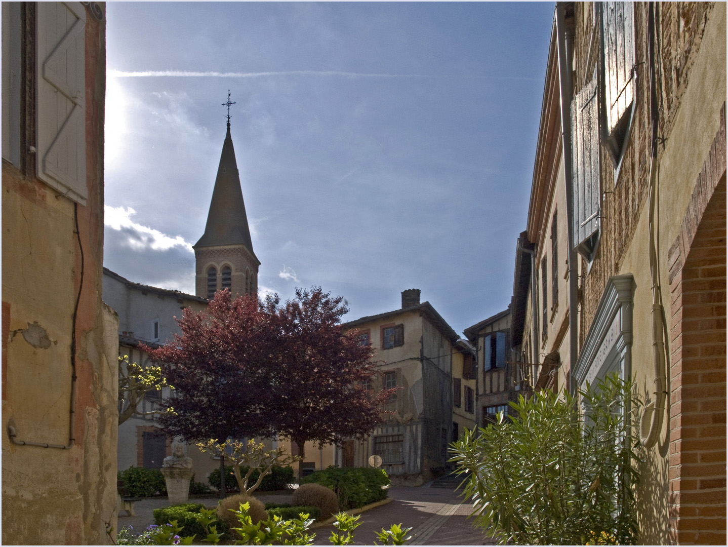 Place François de Belleforest à Samatan (Gers)