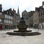 Place publique à Guingamp avec fontaine en 2010