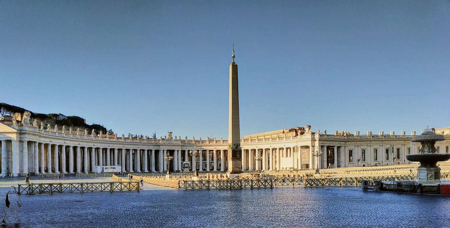 Place Saint Pierre a Rome 