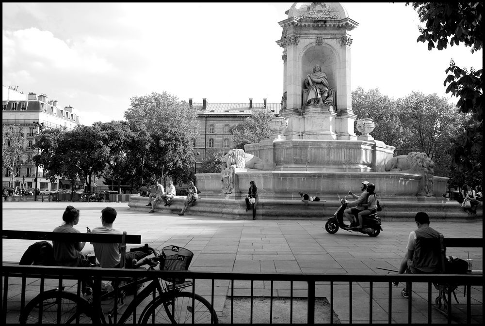 place st Sulpice paris 6