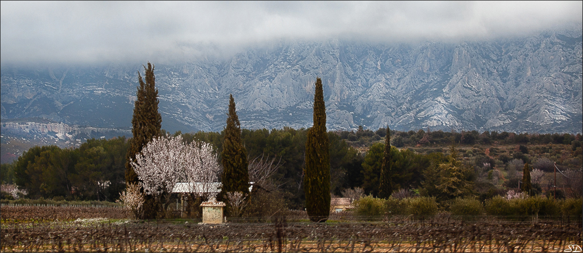 Plafond bas sur Sainte Victoire.