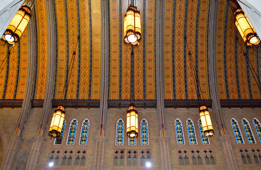 Plafond et lumières de la Basilique cathédrale Sainte- Cécile ( 2 ).