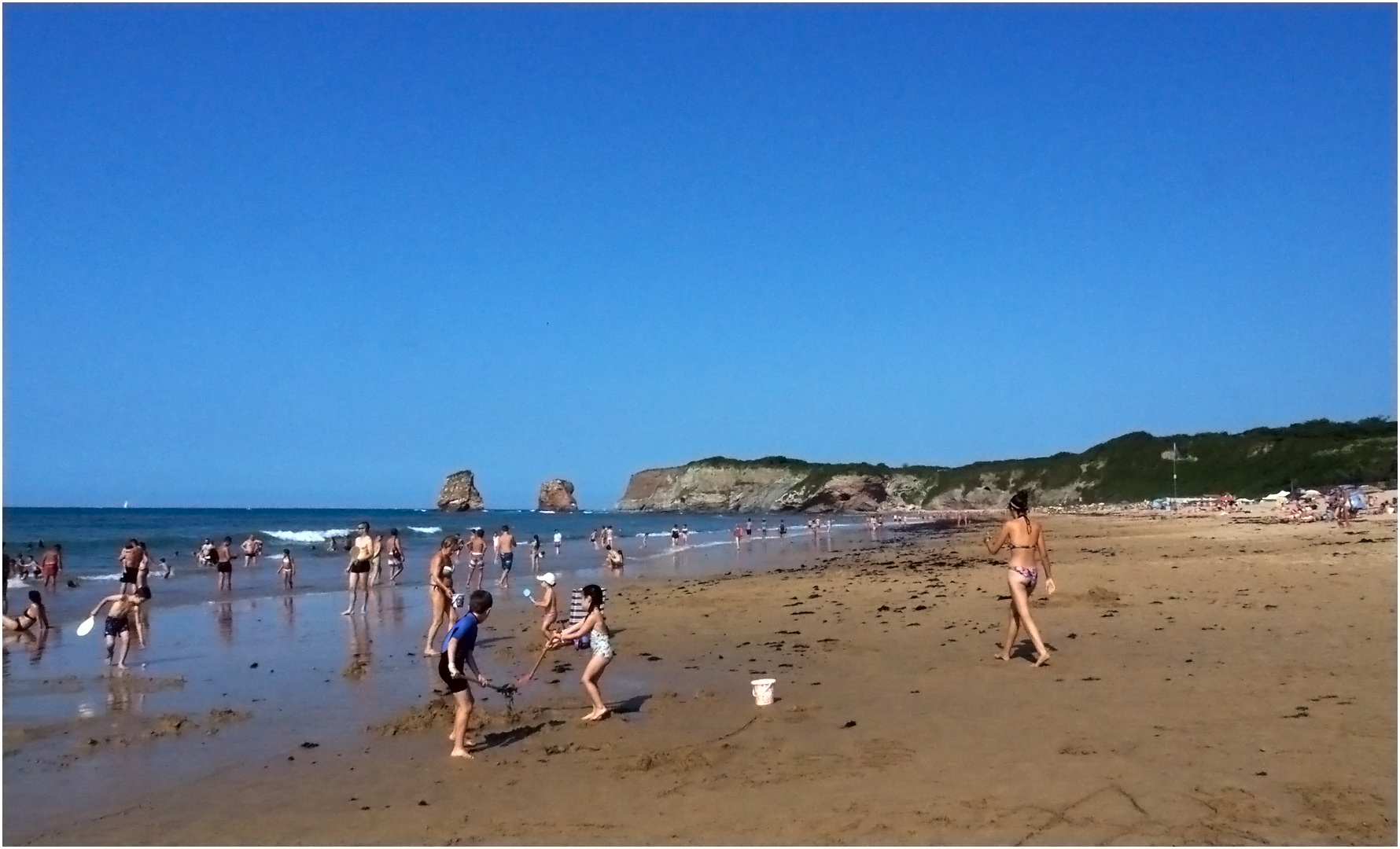 Plage de Hendaye avec les « Jumeaux » à l’arrière-plan