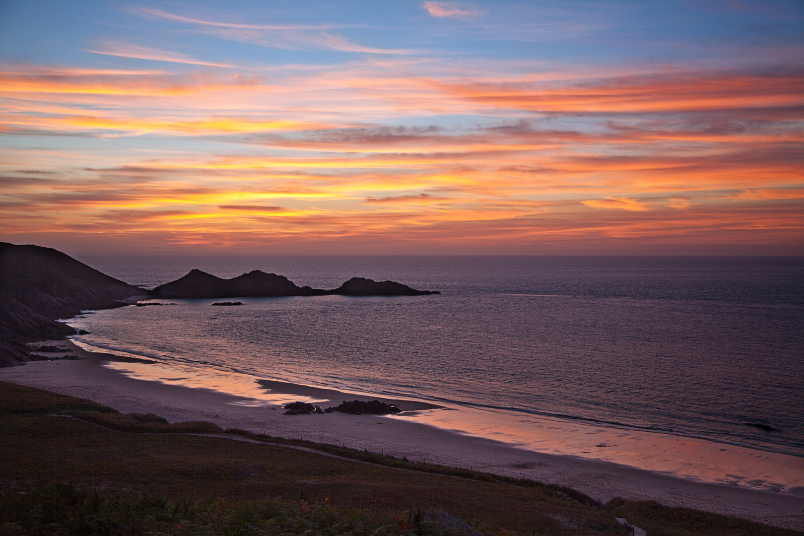 Plage de Lourtouais nach Sonnenuntergang