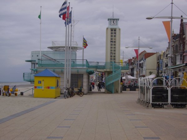 plage de malo- les -bains