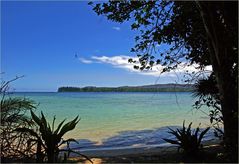 Plage paradisiaque devant l’Hôtel Kanua Tera Ecolodge à Port Boisé