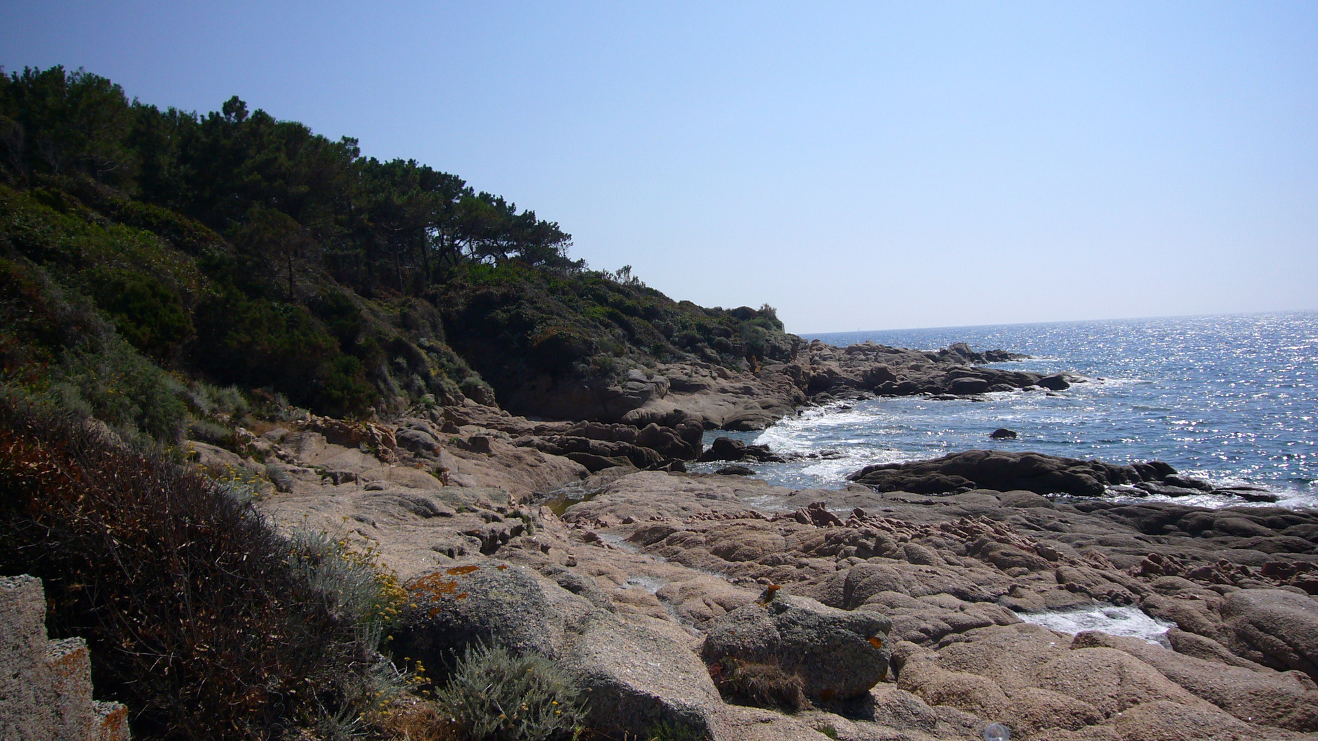 Plage Roches en Corse à Porticchio