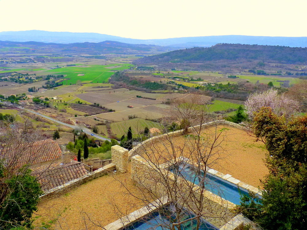 Plaine du Lubéron vue de Gordes .