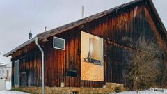 plakat  kunst an scheune