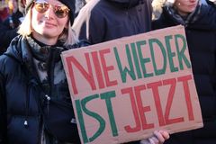 Plakat Nie Wieder Demo Stgt c75d-2708-col Aktuell +9Fotos