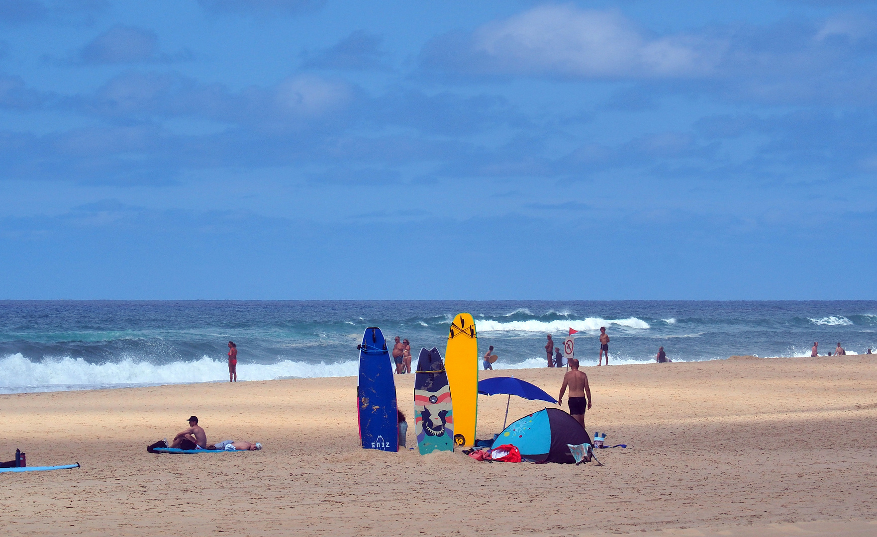 Planches de surf, parasols..!