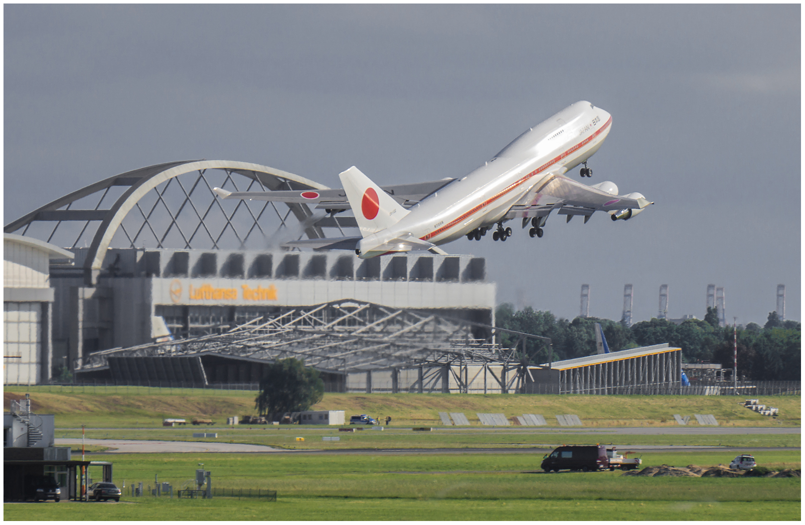 "Planespotting": Japanische Präsidentenmaschine 20-1102 HH-Fuhlsbüttel (G20 2017)