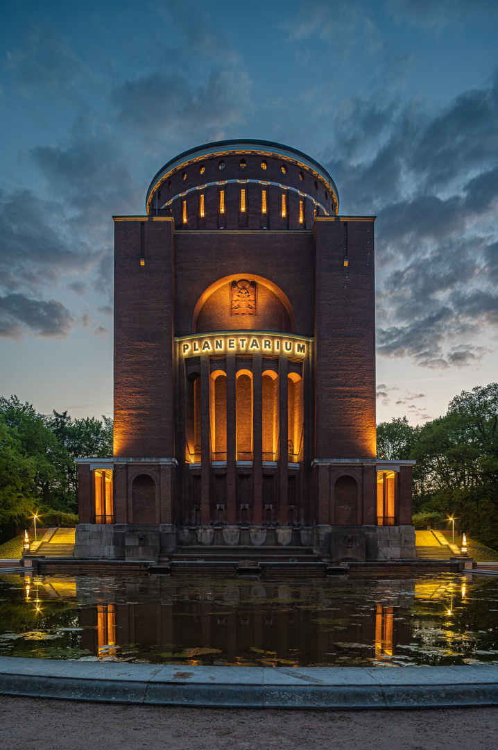 Planetarium Hamburg Hoch