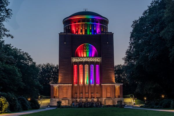 Planetarium mal bunt