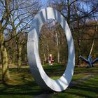 Plastiken im Skulpturenpark des Josef Albers Museums in Bottrop