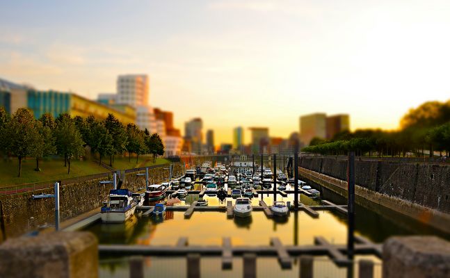 Plastikwelten - Düsseldorf Medienhafen