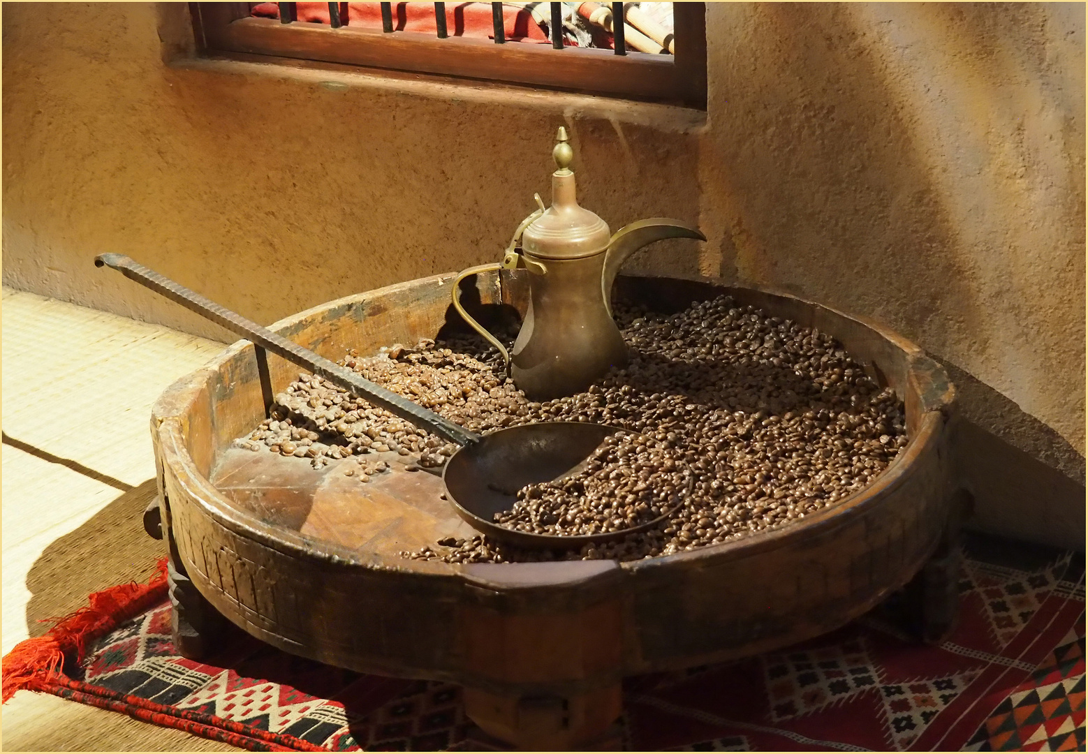 Plat à torréfaction et cafetière