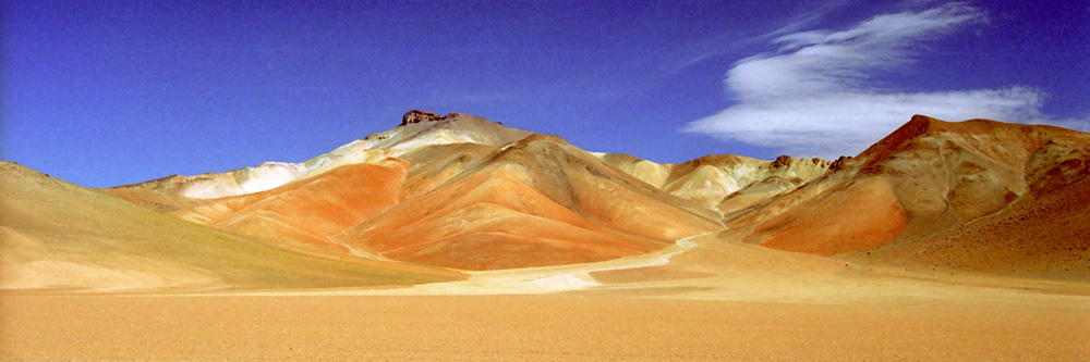 Plateau south of Salar de Uyuni, Bolivia - Hochebene südlich des Salar de Uyuni, Bolivien