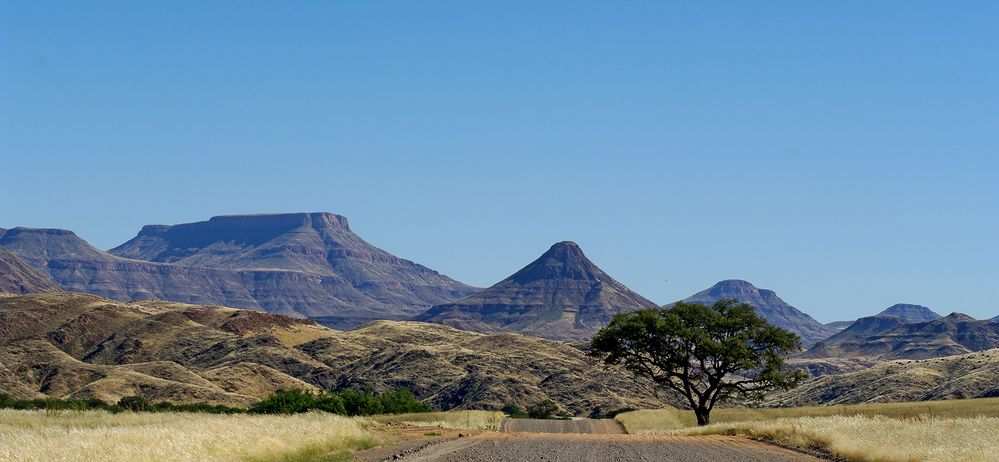 Plateau- und Spitzkegelberge