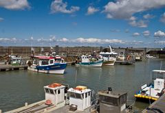 Plates ostréicoles et chalutiers au port de Bourcefranc-Le Chapus