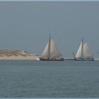 Plattbodenboote in voller Fahrt vor Vlieland (NL)