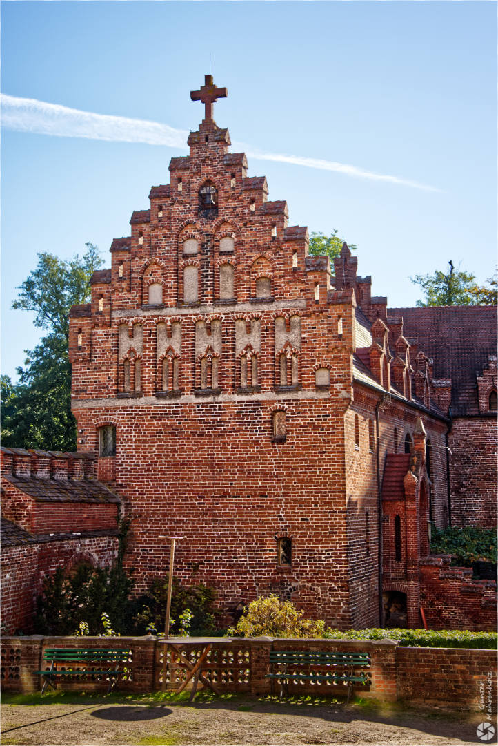 Plattenburg, Giebel der Burgkapelle
