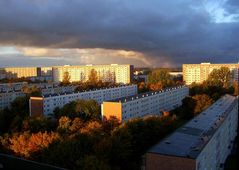 Plattensiedlung im Morgenlicht