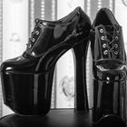 Platue Lack Heels