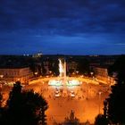 Platz del Popolo bei Abenddämmerung