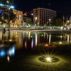 Platz der alten Synagoge, Freiburg: In der Nacht.