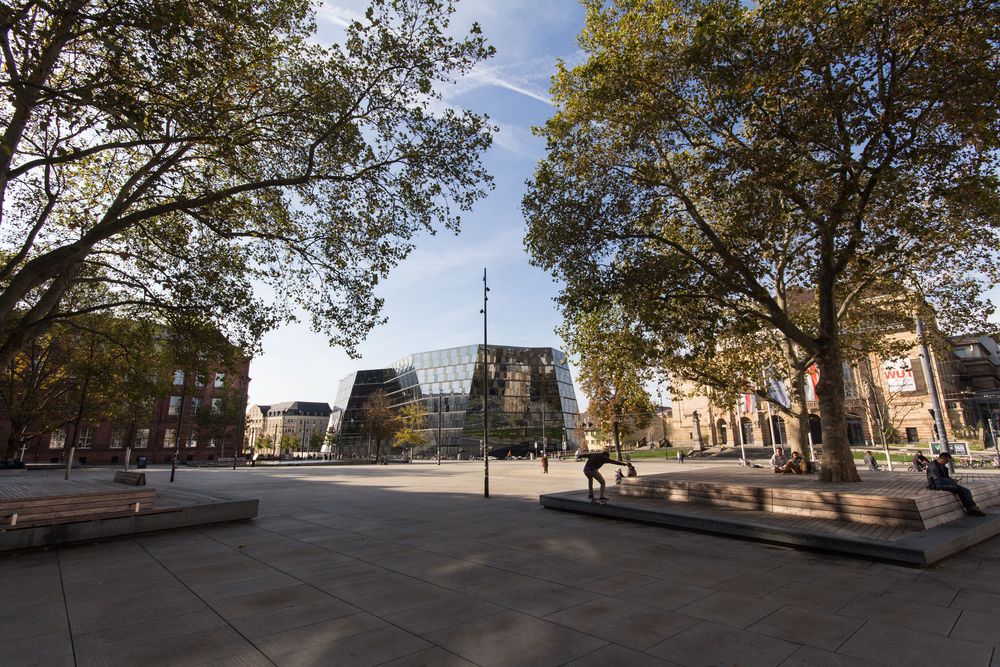 Platz der Alten Synagoge im Herbst